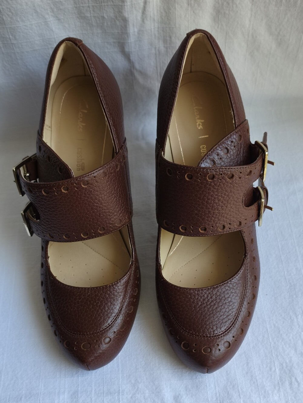 Clarks Dalia Violet Tan Leather Heels US 8.5